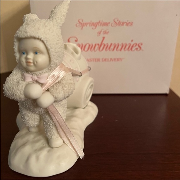 795. NIB DEPARTMENT 56 SNOWBUNNIES EASTER DELIVERY - Picture 3 of 6